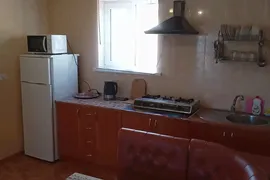 Сдаю дом 100.0 м² на участке 7.0 сот этажей 1 город Судак село Солнечная долина городской округ Судак, квартал Бугаз