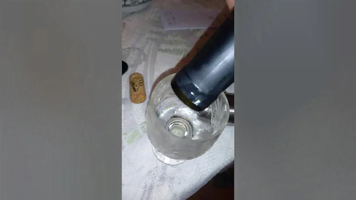 Купили вино со стеклом Алазанская долина